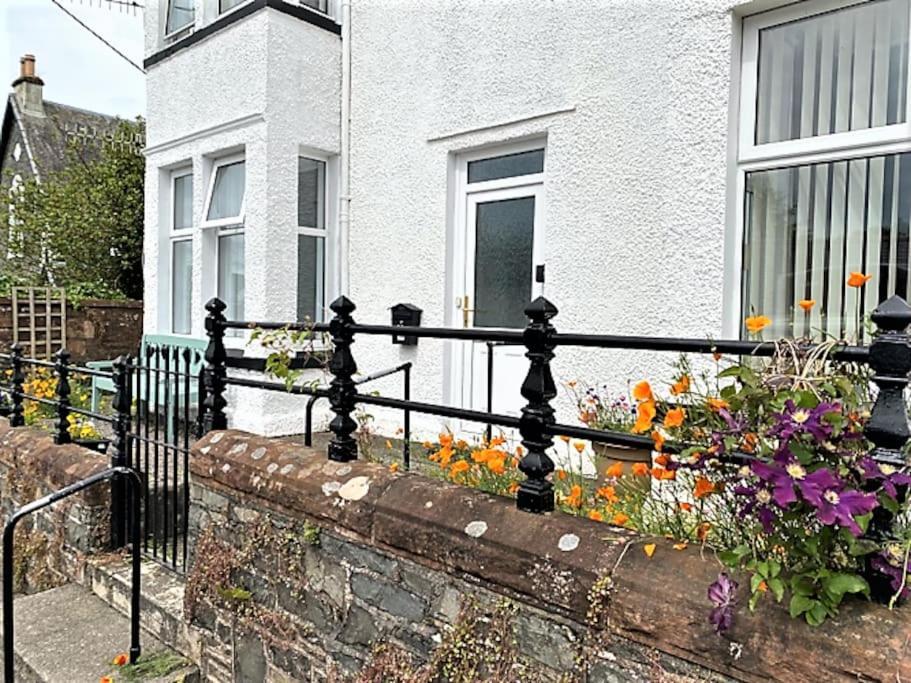 St John'S Flat Spacious Accomodation Dalry  Экстерьер фото